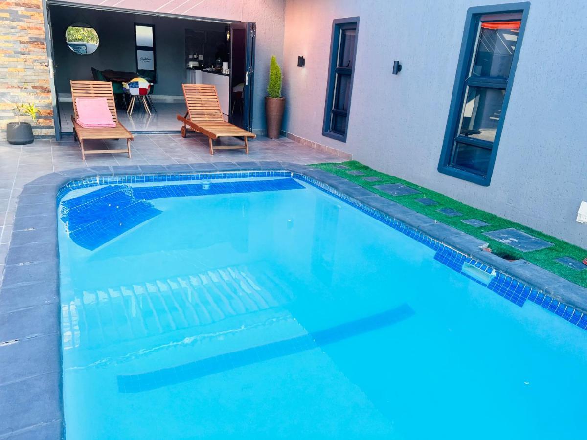 Signature Boutique Guesthouse Маун Екстериор снимка