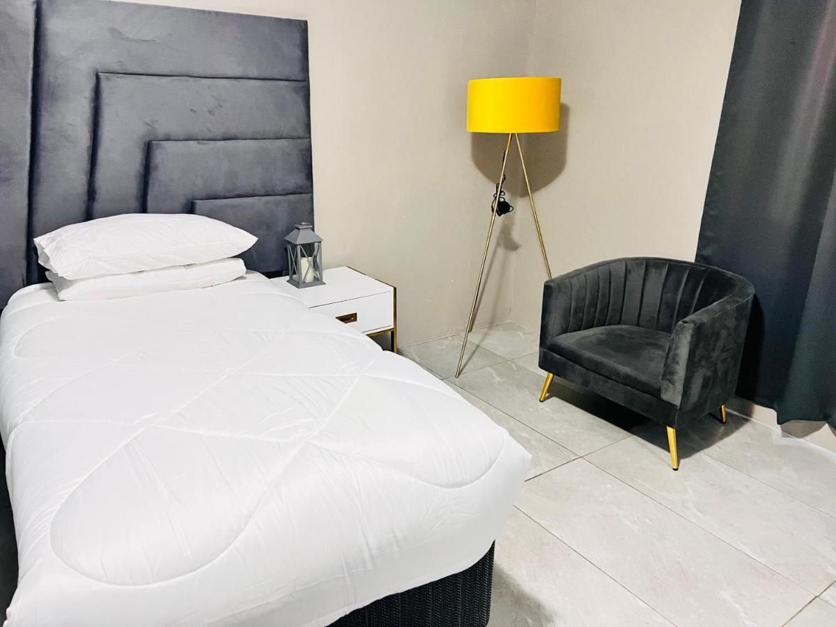 Signature Boutique Guesthouse Маун Екстериор снимка