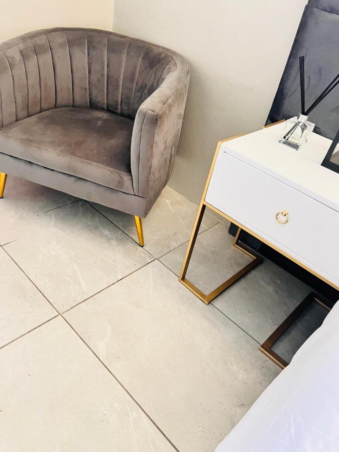 Signature Boutique Guesthouse Маун Екстериор снимка