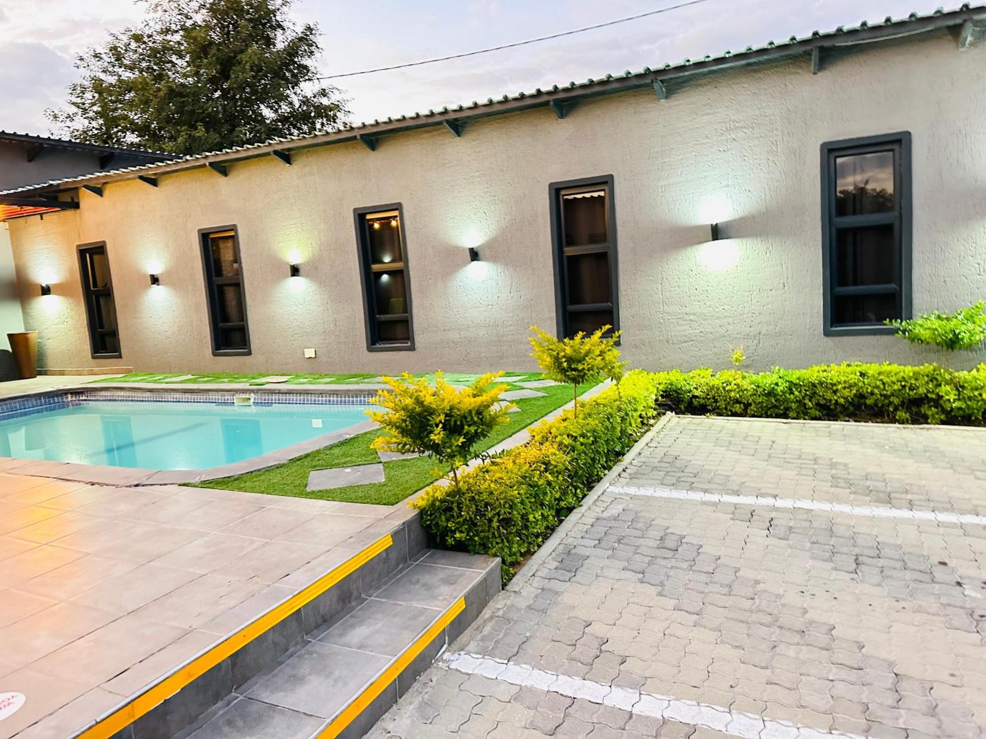 Signature Boutique Guesthouse Маун Екстериор снимка